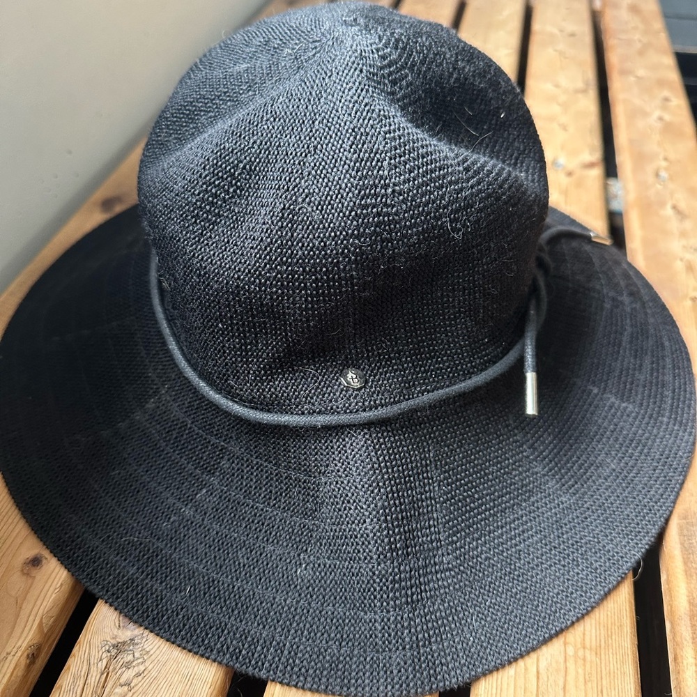 Black Wide-Brim Straw Sun Hat with Black Decorative Band